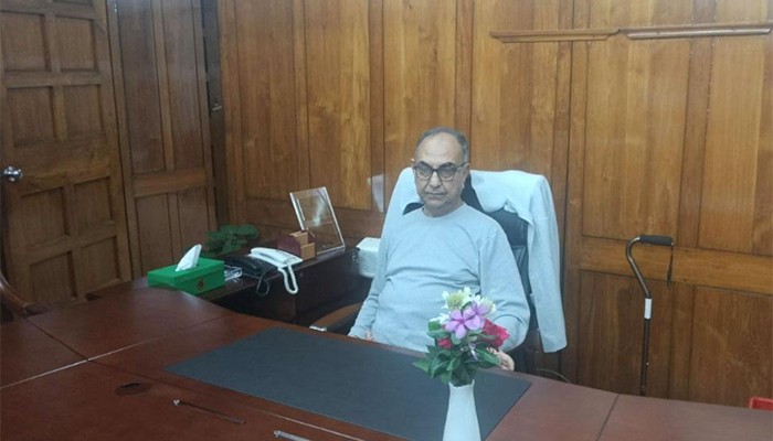 ​সংসদে নিজ কার্যালয়ে প্রথম দাপ্তরিক কাজে মির্জা আব্বাস