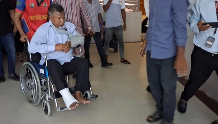 ​দুর্ঘটনায় আহত প্রতিমন্ত্রীকে পাঠানো হলো ঢাকায়