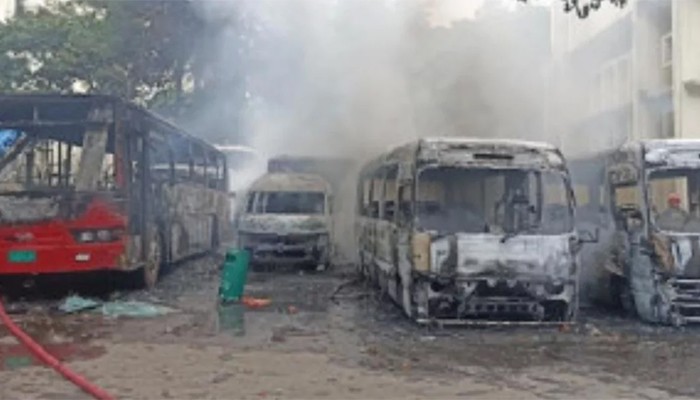​বাসে অগ্নিসংযোগ ঠেকাতে সতর্ক মালিক-শ্রমিক-পুলিশ
