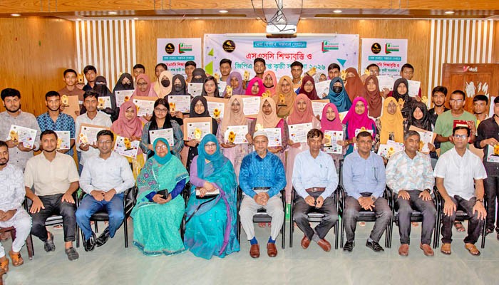মেধা ও স্বপ্নের পাশে গাইবান্ধায় শিক্ষাবৃত্তি ও কৃতী সংবর্ধনা