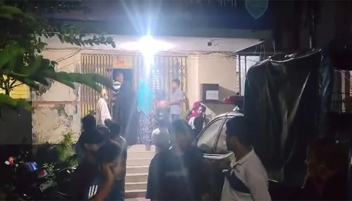 ​কিশোর গ্যাং দমনে কুমিল্লায় সাঁড়াশি অভিযান: আটক ৬২৪