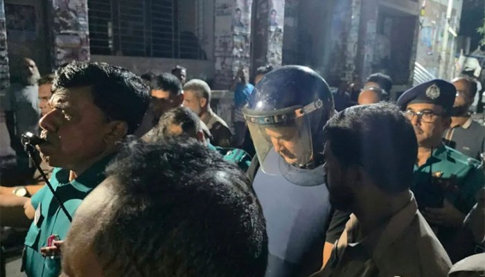 ​রাষ্ট্রদ্রোহ মামলায় সাবেক ওসি রাকিবুলের পাঁচ দিনের রিমান্ড