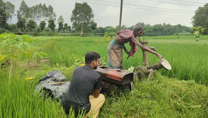 তেলের ধাক্কা কৃষিতে: বাড়তি খরচের বোঝায় দিশেহারা কৃষক