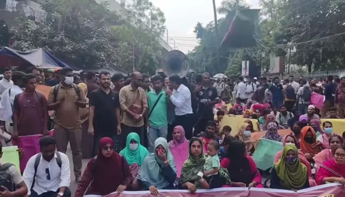 পাঁচ দফা দাবি নিয়ে প্রাথমিকের নিয়োগবঞ্চিতদের শাহবাগে অবস্থান