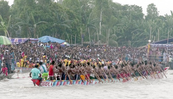 ​নৌকা বাইচ প্রতিযোগিতা: ব্যক্তিউদ্যোগে টিকে আছে ঐতিহ্য