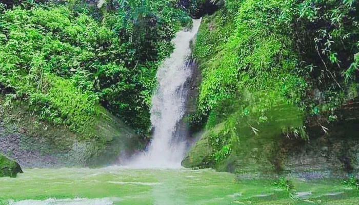পাহাড়ের নীরবতায় থানকোয়াইন ঝরনা