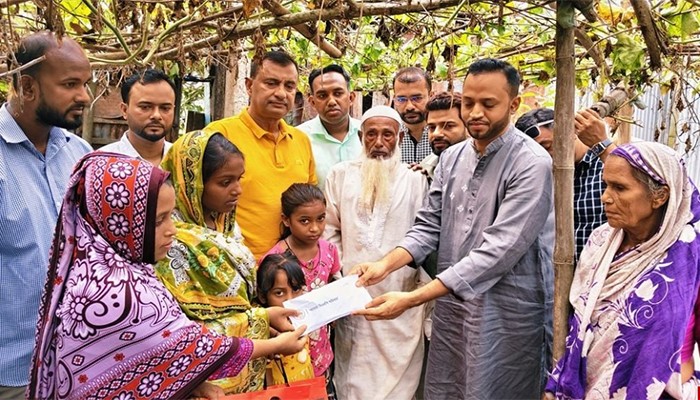 ​এতিম পাঁচ কন্যার পাশে দাঁড়ালেন প্রধানমন্ত্রী