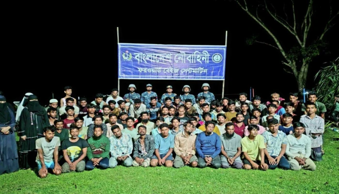সমুদ্রপথে মালয়েশিয়া যাওয়ার সময় ৭৬ জনকে উদ্ধার