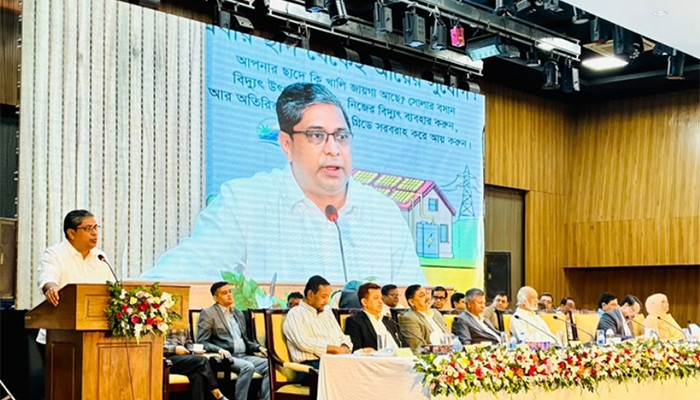 সৌরবিদ্যুৎ উৎপাদন ও ব্যবহার করে দৃষ্টান্ত স্থাপন করেছেন প্রধানমন্ত্রী