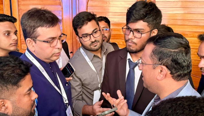 ভারতে হাসিনার তৎপরতাই তারেক রহমানের সফরের প্রধান বাধা