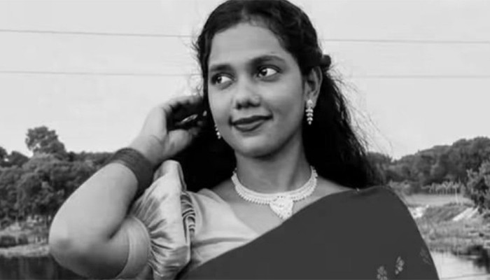 ​সিজারের পর পেটে গজ, ধুঁকে ধুঁকে মারা গেলেন নার্স বিথী