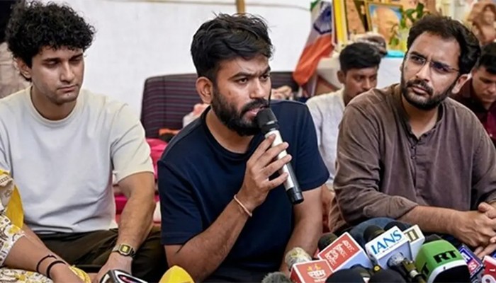 ​দিল্লিতে বিক্ষোভ : ছাড়া পেলেন দীপকেসহ সিজেপির তিন নেতা