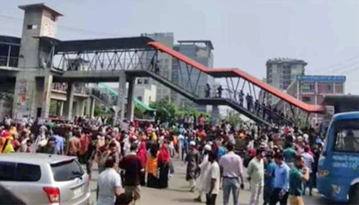 ​উত্তরায় সড়ক অবরোধ, যান চলাচল বন্ধ