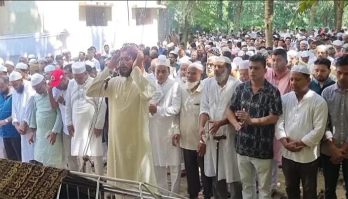 ​পুলিশ-বিএনপি নেতাকর্মীদের পাহারায় রোটনের জানাজা-দাফন