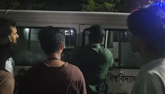 ২১ ঘণ্টা ধরে এক কক্ষে অবরুদ্ধ চুয়েট ভিসি, অসুস্থ কয়েকজন