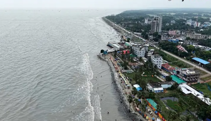 টানা ছুটিতে কুয়াকাটায় পর্যটকের ঢল নামার অপেক্ষা