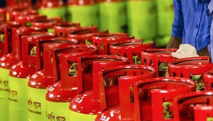 ​বেশি দামে এলপিজি সিলিন্ডার বিক্রি বন্ধে ডিসিদের নির্দেশনা
