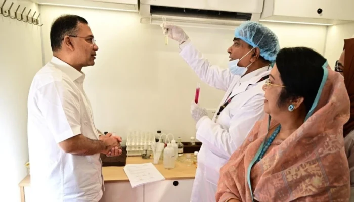 খাদ্য পরীক্ষার ল্যাব পরিদর্শন করলেন প্রধানমন্ত্রী