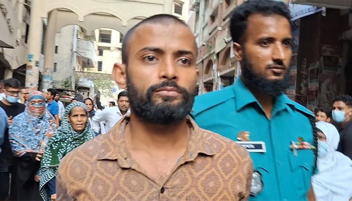 ​প্রধানমন্ত্রীর কার্যালয়ের সামনে ককটেল বিস্ফোরণ: তিন আসামি রিমান্ডে