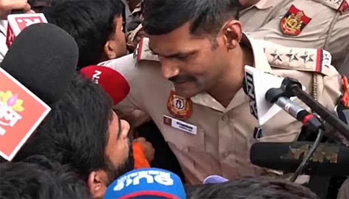 জাতীয় পতাকা উত্তোলনের আগে ফের আটক অভিজিৎ দীপকে