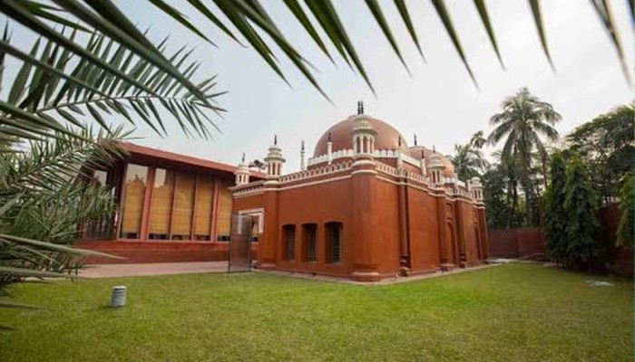 নবাবি আমলের ঐতিহাসিক দোলেশ্বর জামে মসজিদ: পুরনো রূপ ফিরিয়ে আনার উদ্যোগ