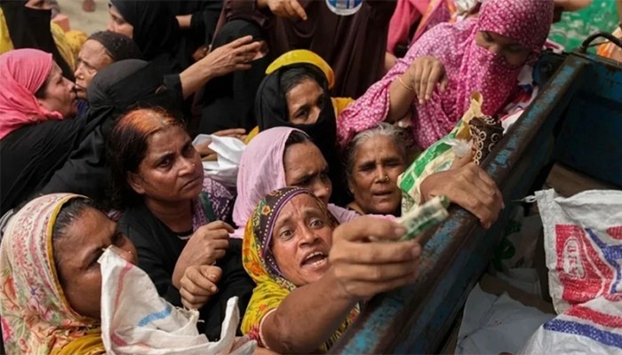 ​দেশের প্রায় অর্ধেক পরিবার ঋণগ্রস্ত, আয়ের চেয়ে ব্যয় বেশি