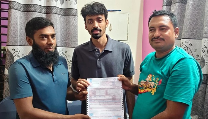 ভুল বিল, বাড়িতে গিয়ে ক্ষমা চাইলেন পল্লী বিদ্যুতের ডিজিএম