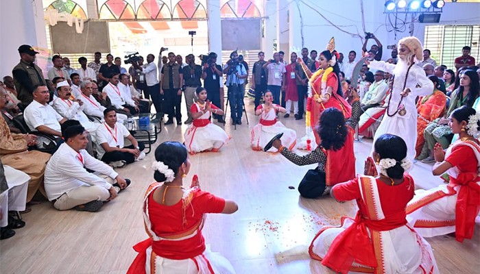 রাধা গোবিন্দ ধর্মসভা মন্দিরের পূজামণ্ডপ পরিদর্শন প্রধানমন্ত্রীর
