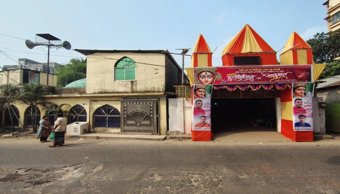 ​একই আঙিনায় মসজিদ-মন্দির, দেড় শতাব্দী ধরে অটুট সম্প্রীতি