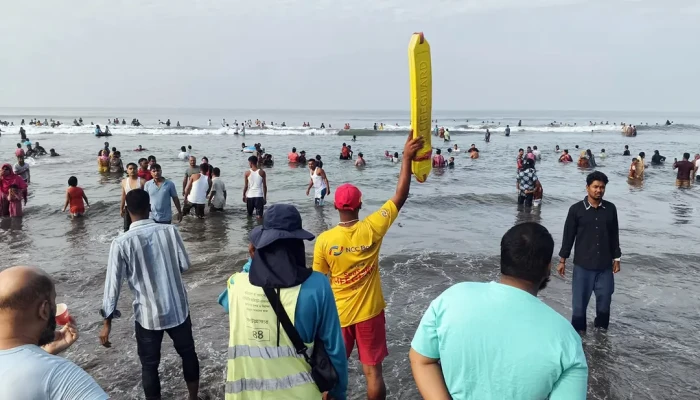 কক্সবাজারে সৈকতে ভেসে এলো আরও এক মরদেহ, নিহত বেড়ে ৪
