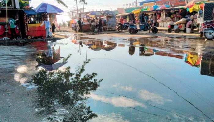 অব্যবস্থাপনায় সৌন্দর্য হারাচ্ছে কক্সবাজার সৈকত
