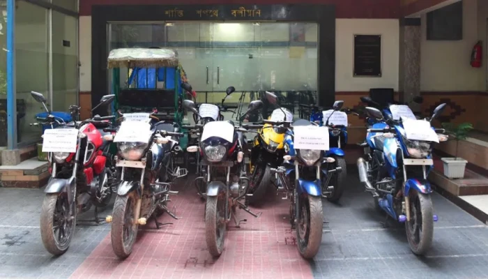 মোটরযানের কাগজপত্র ও ড্রাইভিং লাইসেন্স নিয়ে জরুরি বিজ্ঞপ্তি
