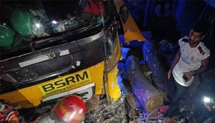 সীতাকুণ্ডে লরির ধাক্কায় নারী-শিশুসহ নিহত পাঁচ