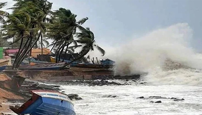 অর্ণবের তাণ্ডবে লণ্ডভণ্ড ভারতের উপকূল, আশ্রয়কেন্দ্রে ১ লাখ ৮০ হাজার মানুষ