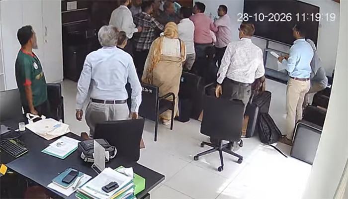 ​আইইডিসিআরের পরিচালককে মারধরের অভিযোগ ড্যাবের বিরুদ্ধে
